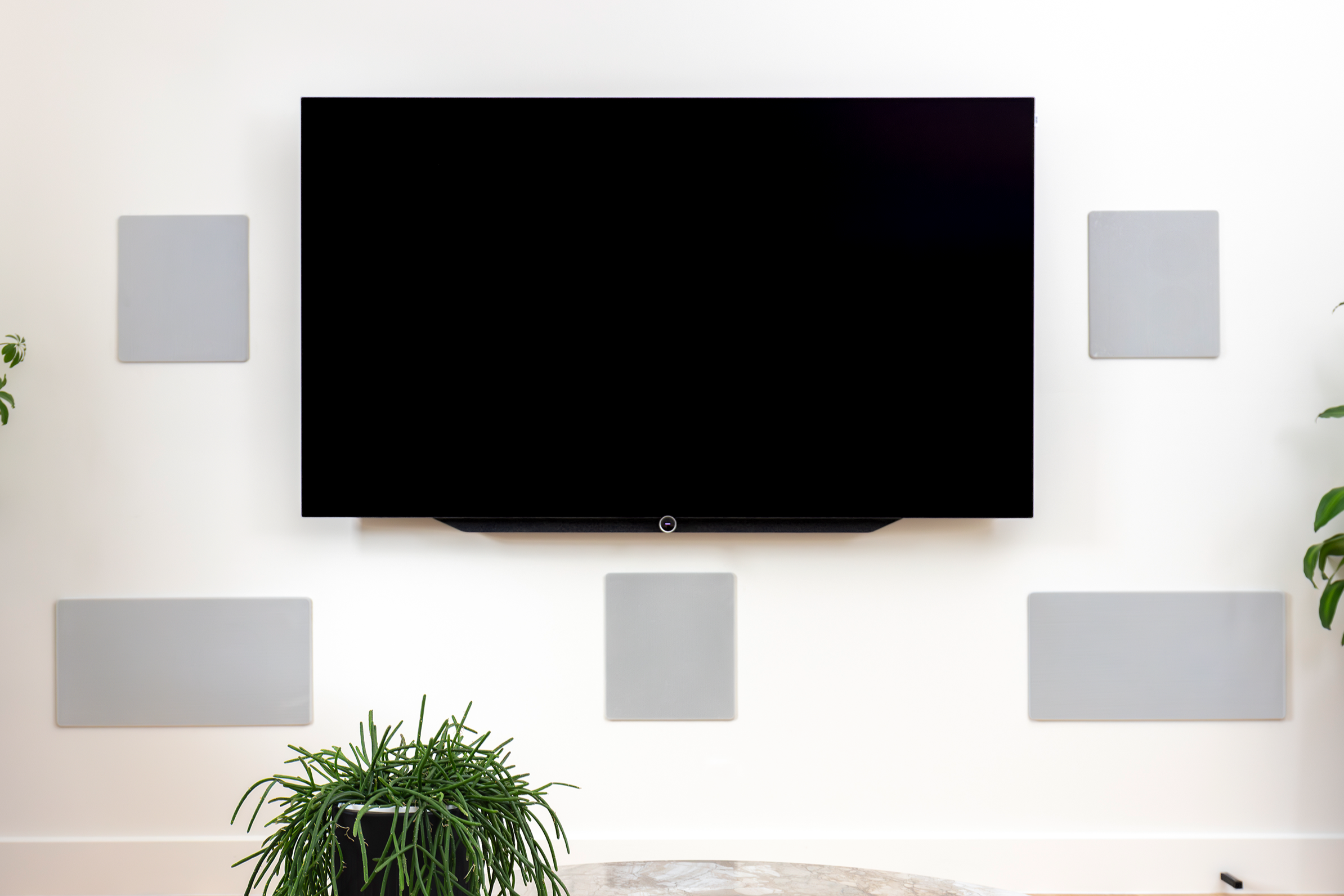 Loewe s77 with M&K Sound speakers